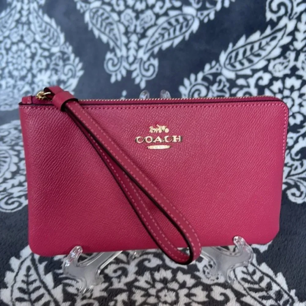 Coach Large Corner Zip Wristlet Gold/Rouge NWT - Picture 2 of 15